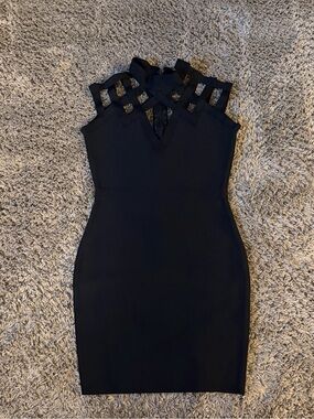 Chic Black Strappy Halter Bodycon Dress